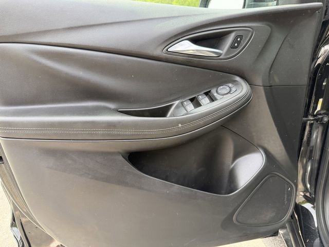 Used 2023 Buick Encore GX Preferred w/ Cold Weather Comfort Package FWD image 9