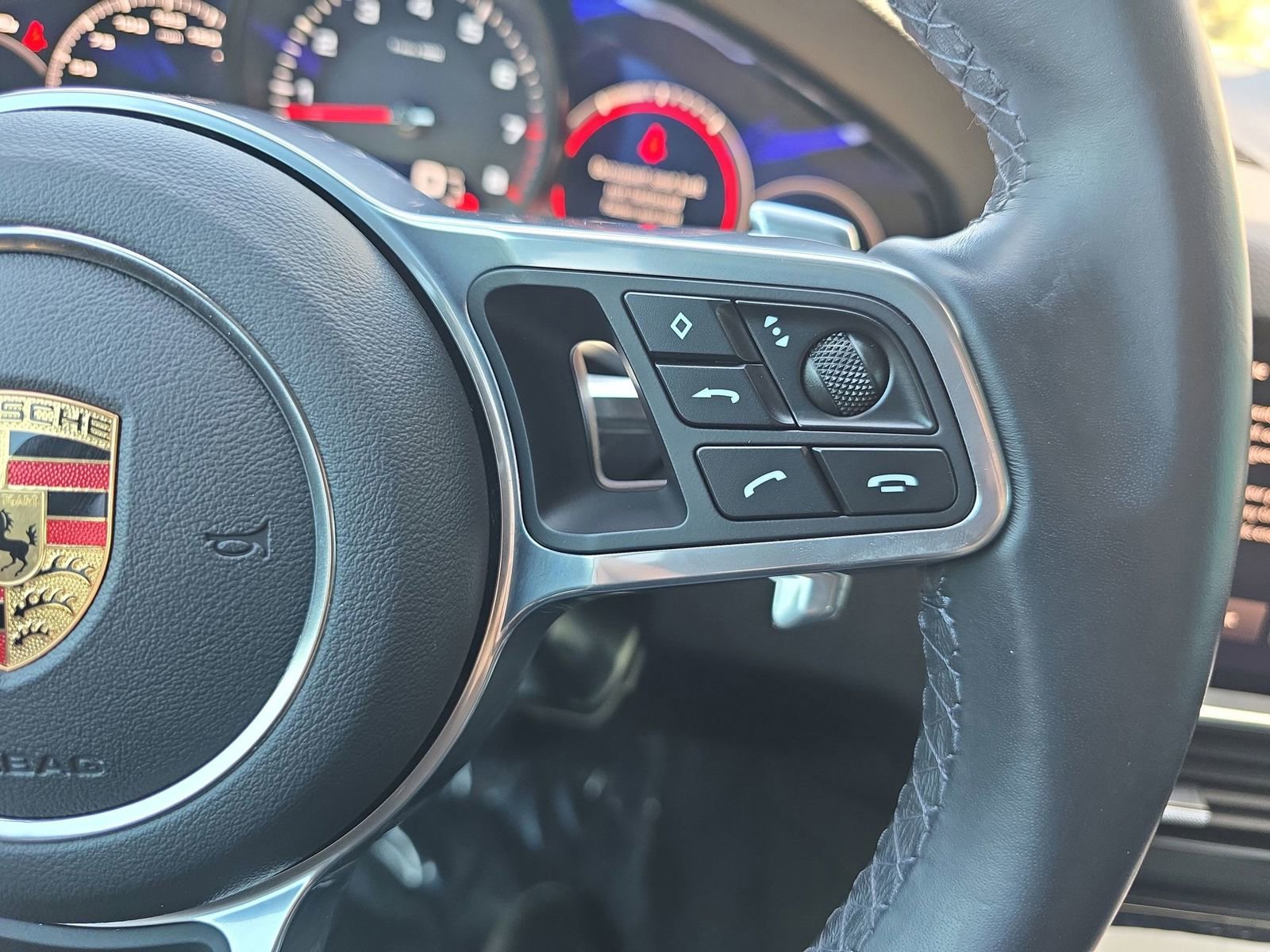 Certified 2023 Porsche Cayenne AWD/4WD image 18