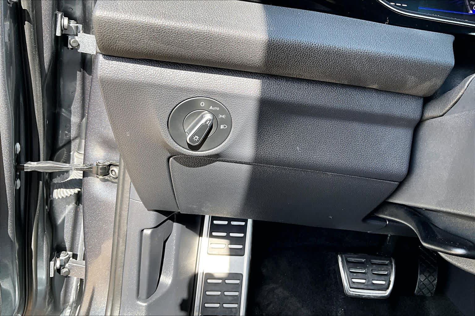 Used 2025 Volkswagen Jetta Sport FWD image 31