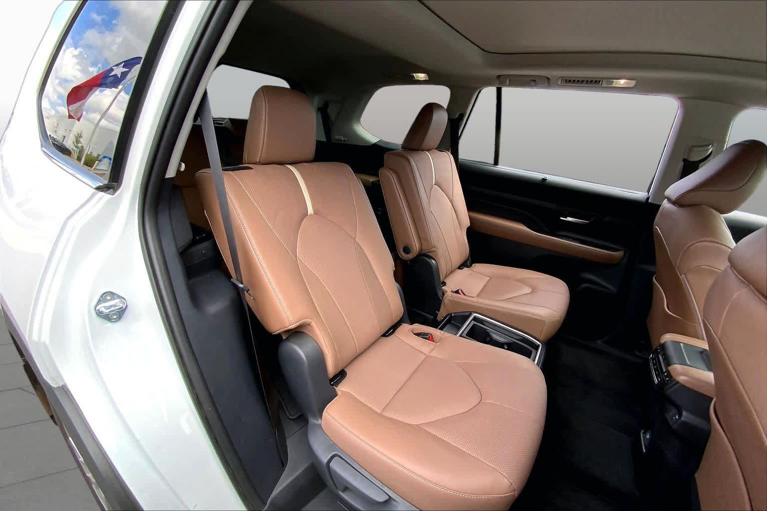 Used 2026 Toyota Grand Highlander AWD image 20