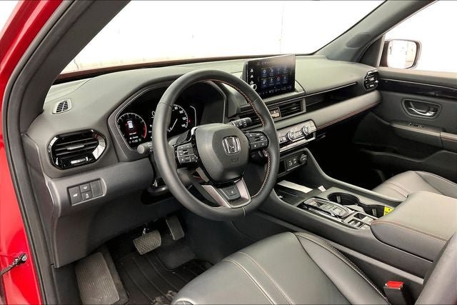 Certified 2025 Honda Pilot TrailSport image 17