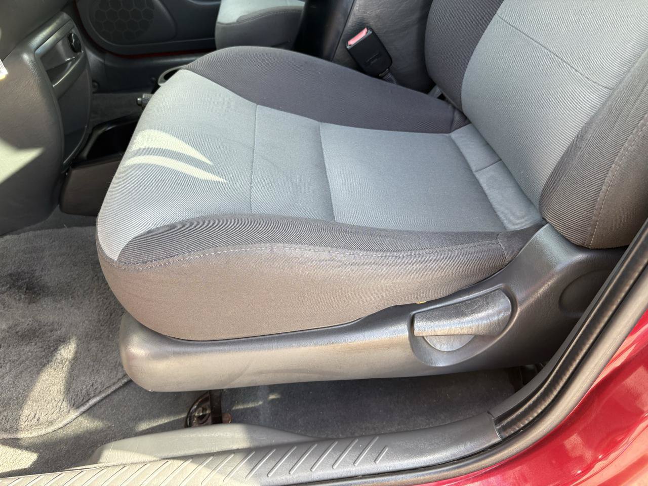 Used 2004 Ford Escape XLS FWD image 17