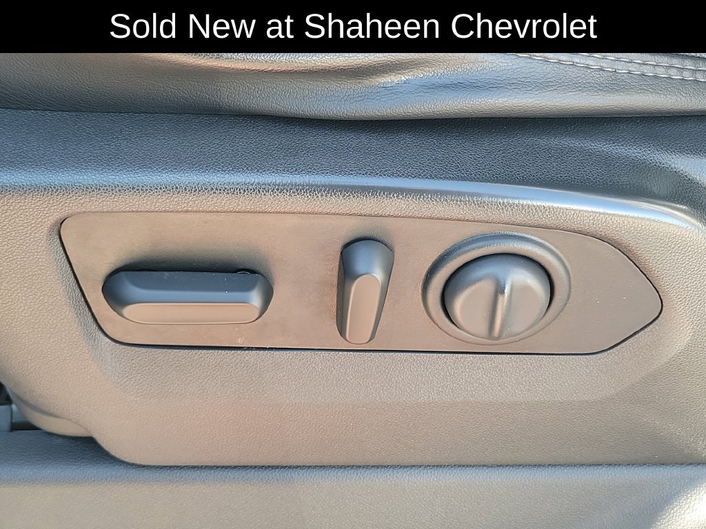 Used 2019 Chevrolet Silverado 1500 High Country w/ Technology Package AWD/4WD image 8