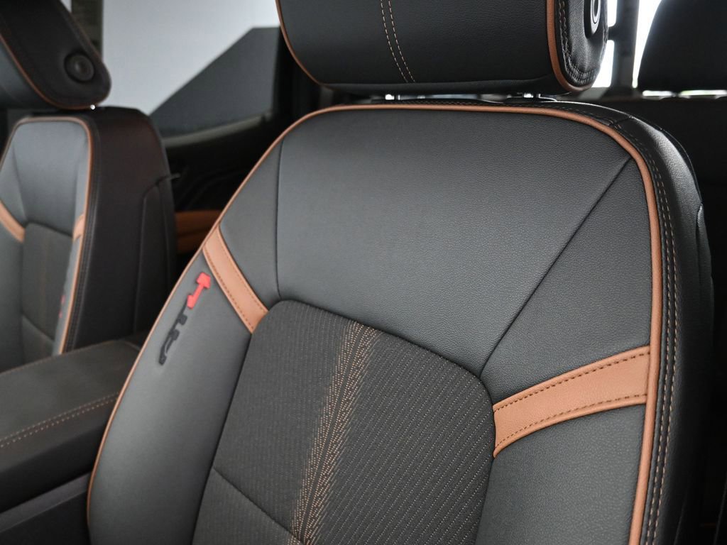 New 2025 GMC Canyon AT4 image 17