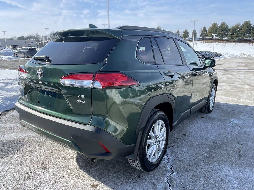 Used 2024 Toyota Corolla Cross LE image 3