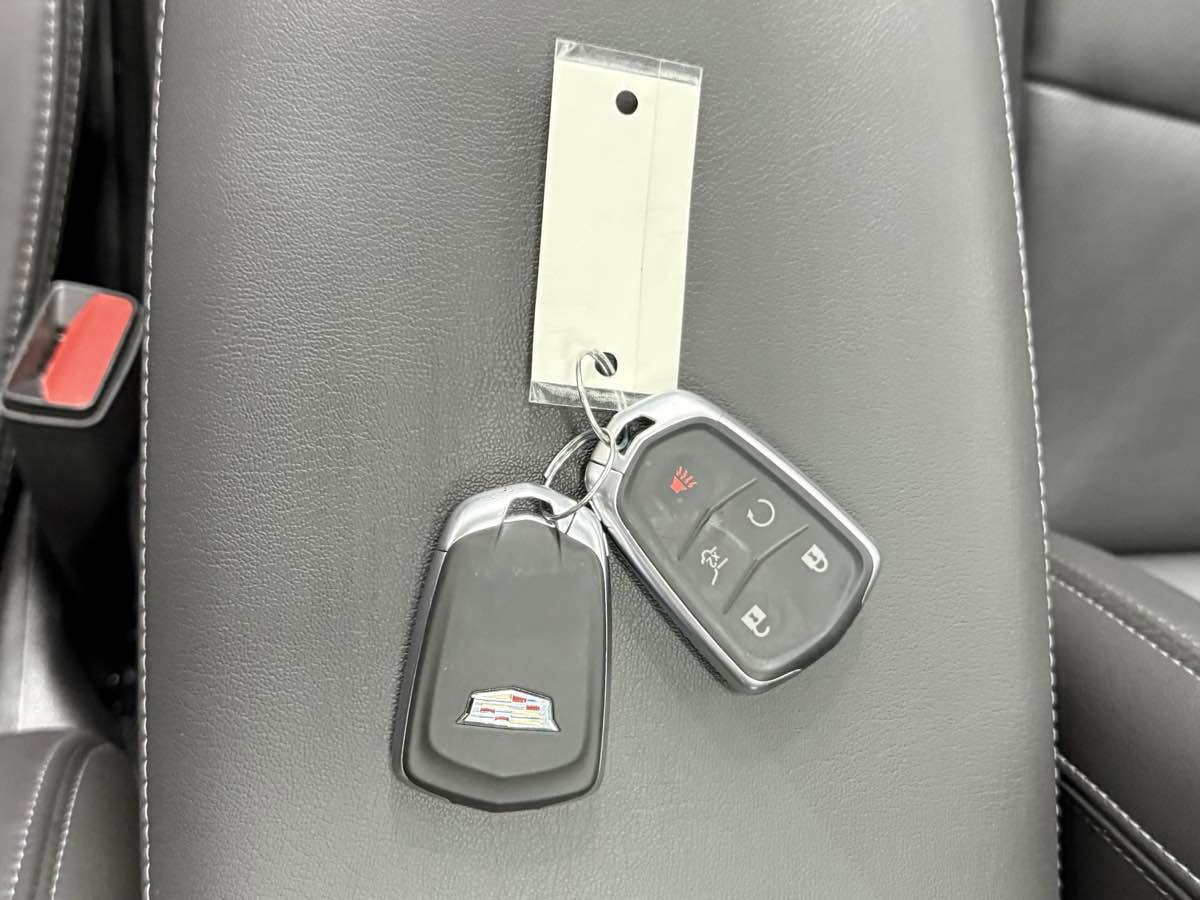 Used 2024 Cadillac XT6 Sport w/ Technology Package image 41