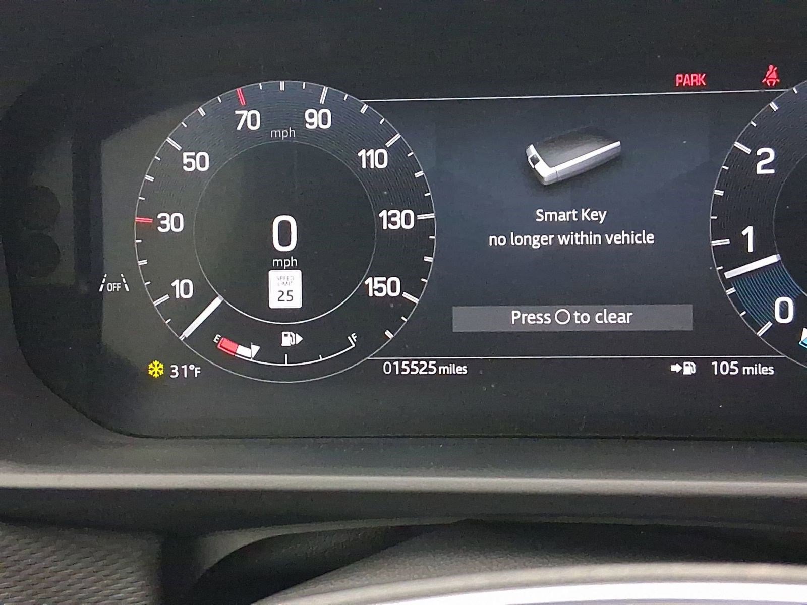 Used 2025 Land Rover Discovery Dynamic SE image 19