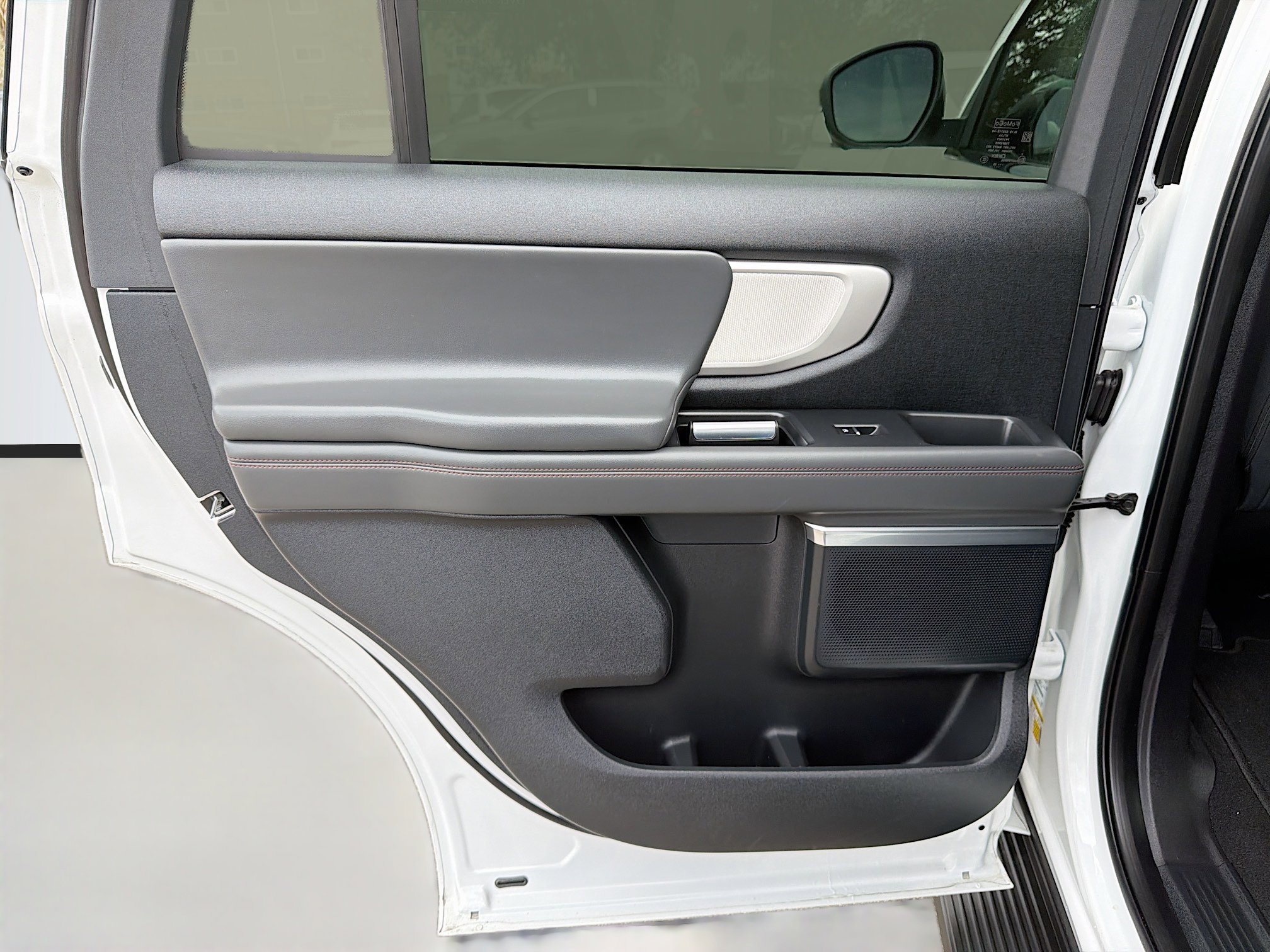 Used 2025 Ford Expedition Active image 46