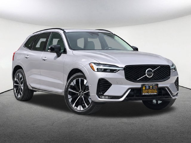 Used 2026 Volvo XC60 B5 Plus AWD/4WD image 2