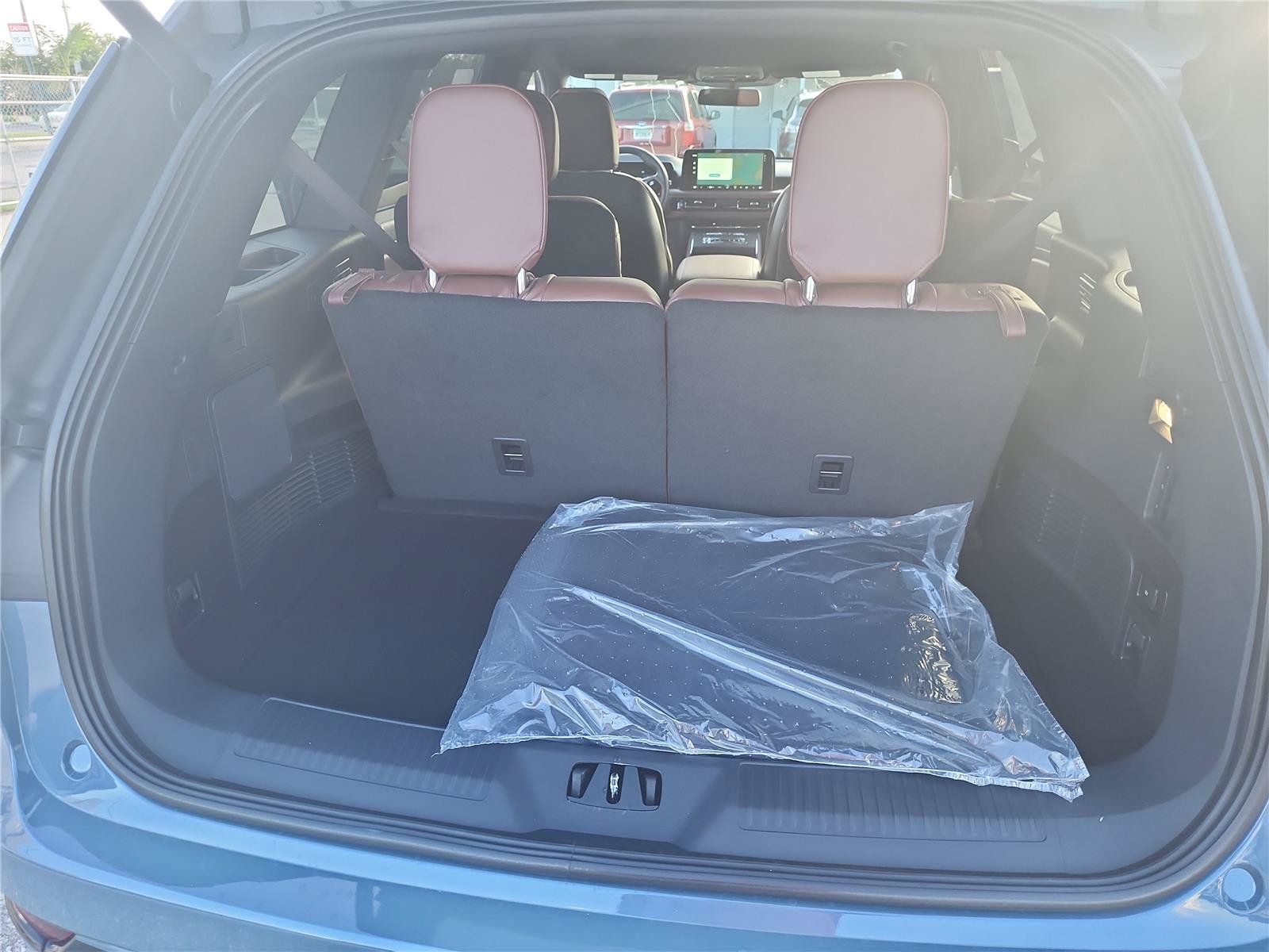 New 2027 Lincoln Aviator Reserve w/ Jet Appearance Package RWD image 19