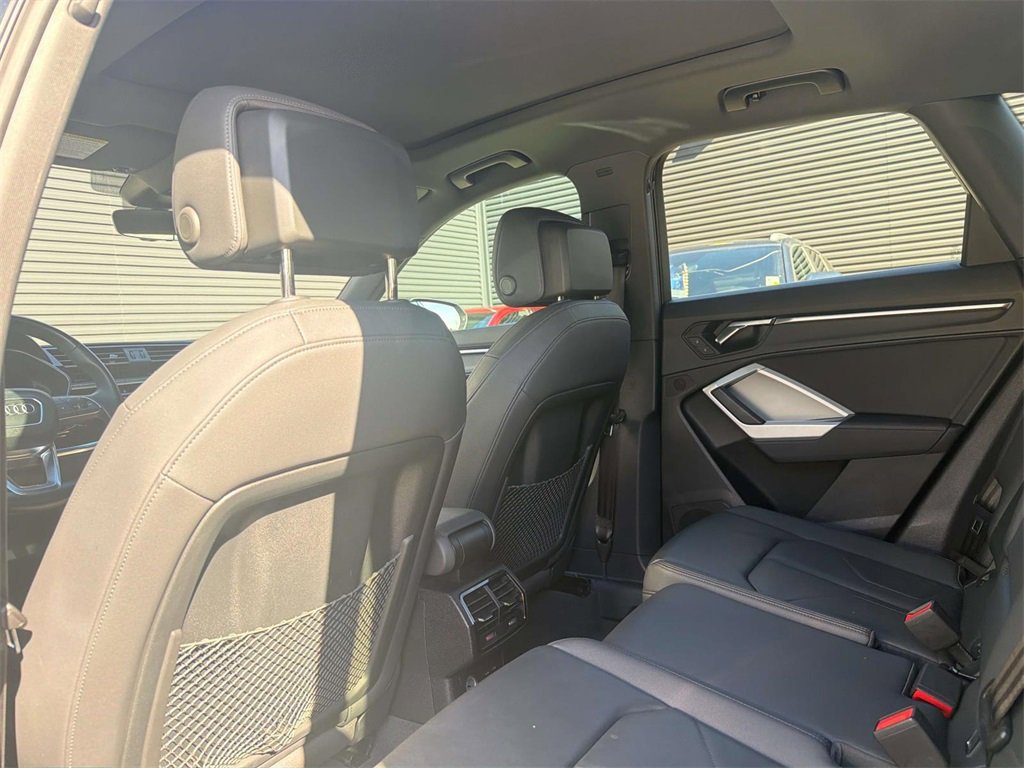 Used 2023 Audi Q3 2.0T Premium Plus w/ Premium Plus Package image 19
