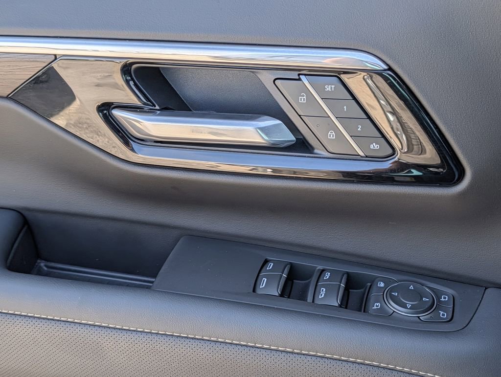 Used 2025 Chevrolet Tahoe Premier image 24