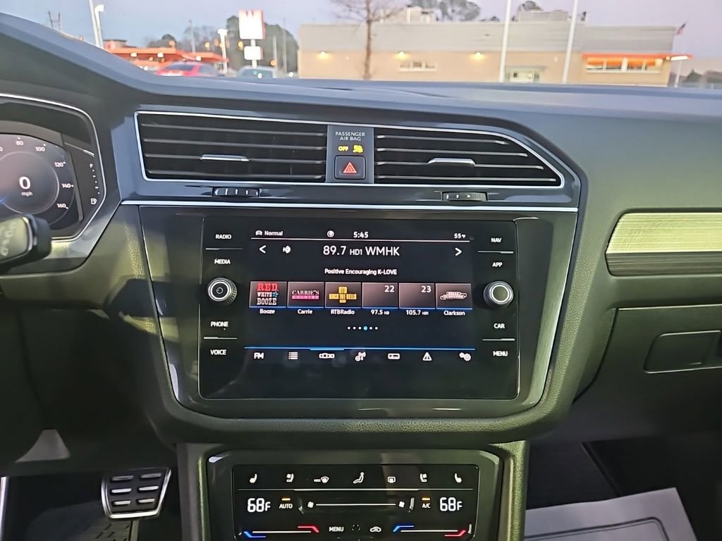 Used 2024 Volkswagen Tiguan SEL R-Line image 22