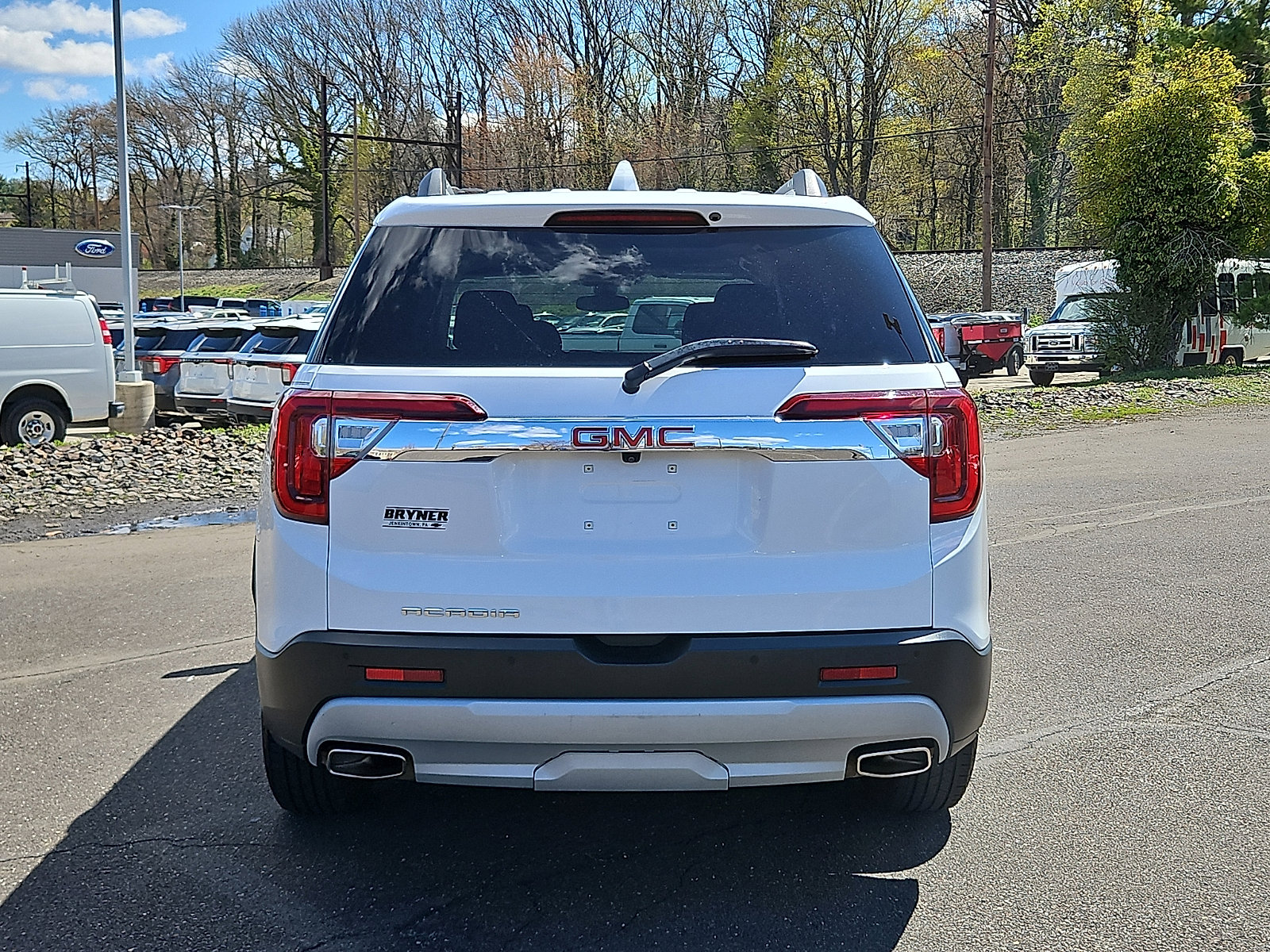 Used 2023 GMC Acadia SLE w/ Driver Convenience Package FWD image 5