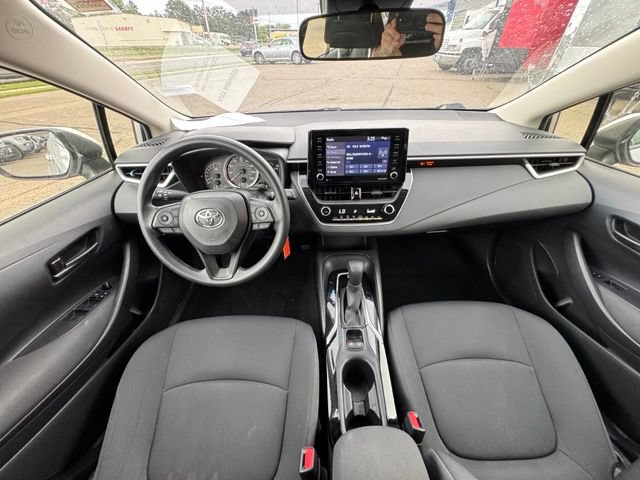 Used 2022 Toyota Corolla LE FWD image 16