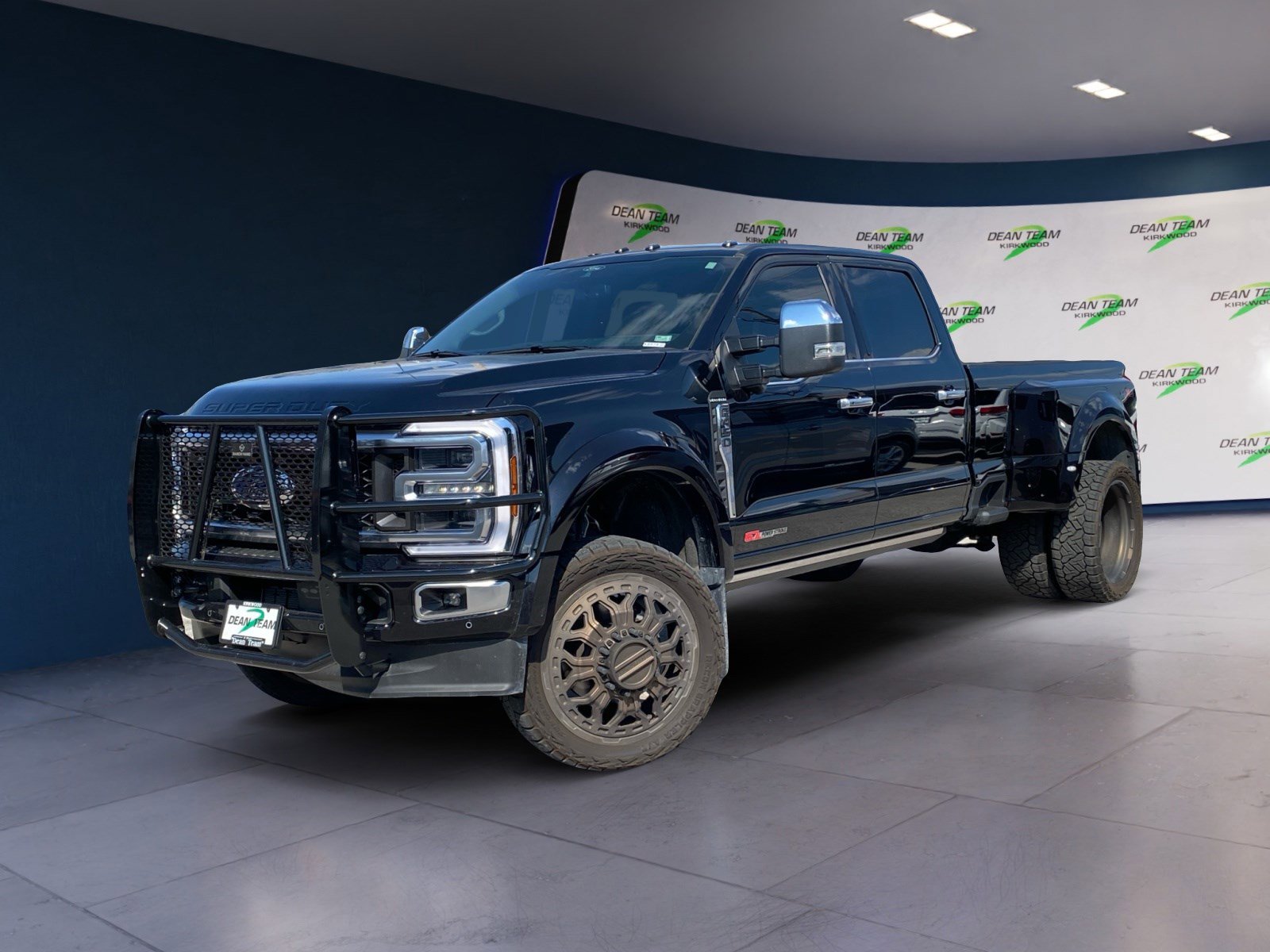 Used 2026 Ford F450 Platinum w/ Platinum Plus Package AWD/4WD image 3