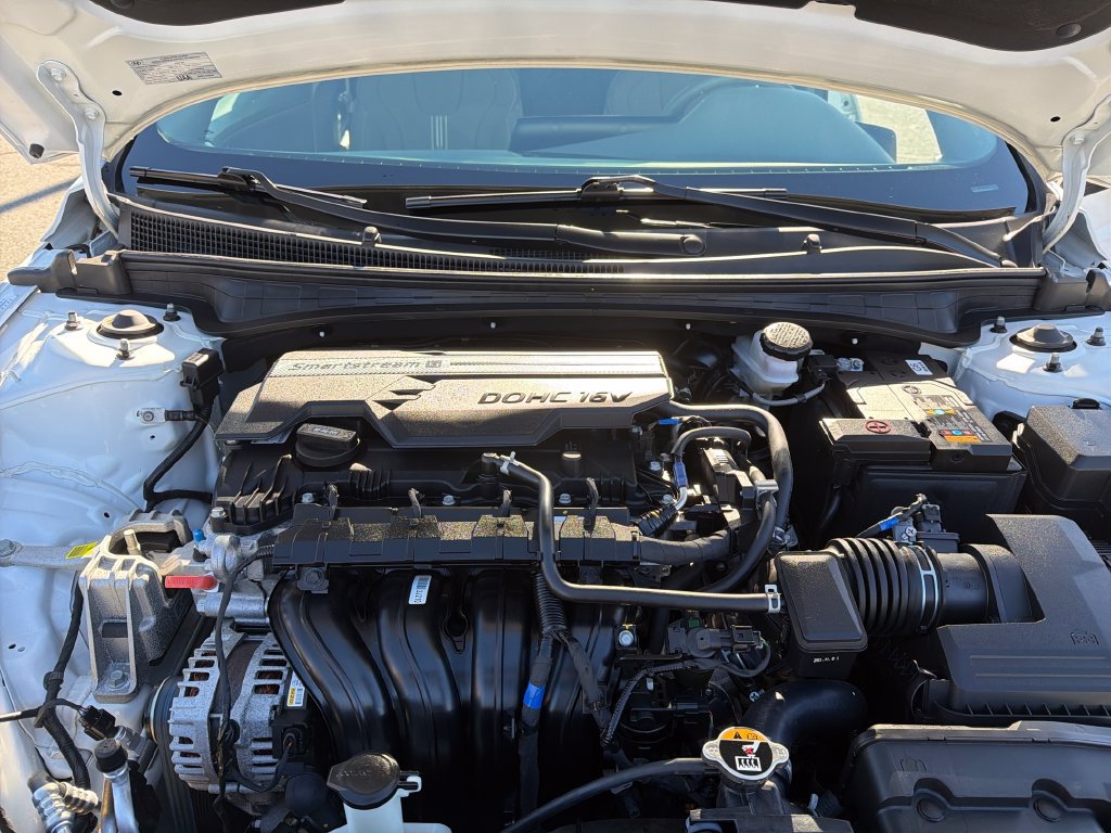 Certified 2024 Hyundai Elantra SEL FWD image 23