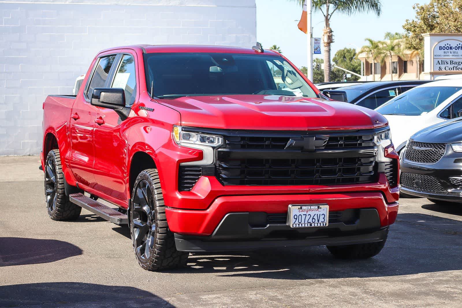 Used 2023 Chevrolet Silverado 1500 LT RWD image 3