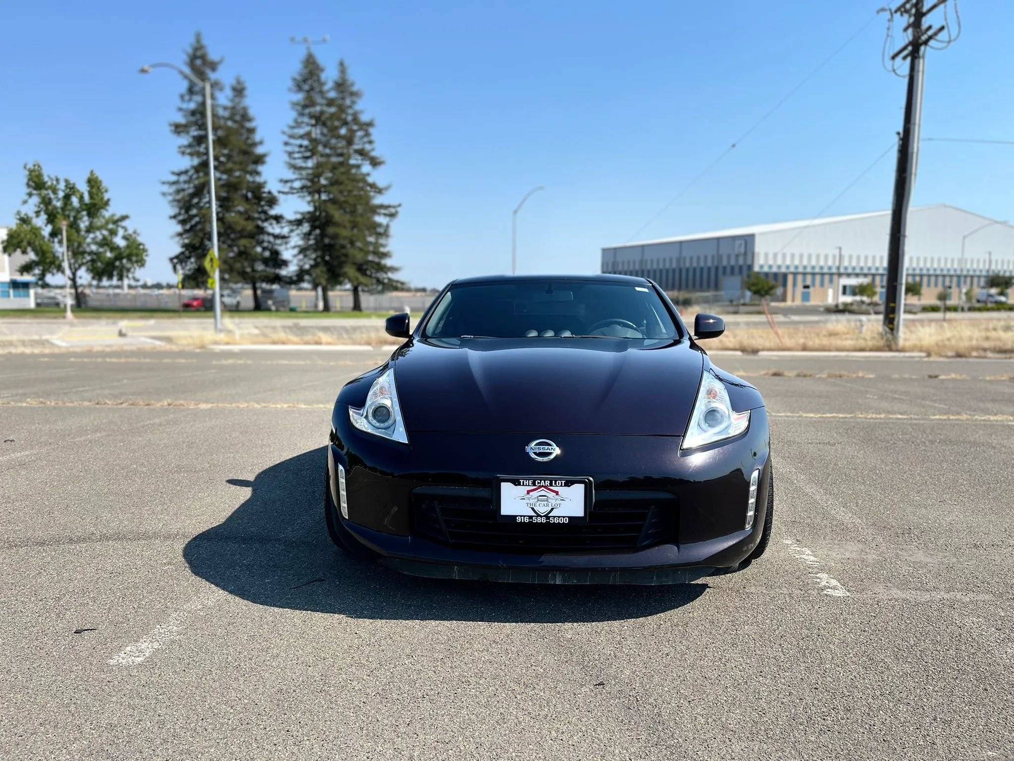 Used 2014 Nissan 370Z Coupe w/ Sport Package RWD image 2