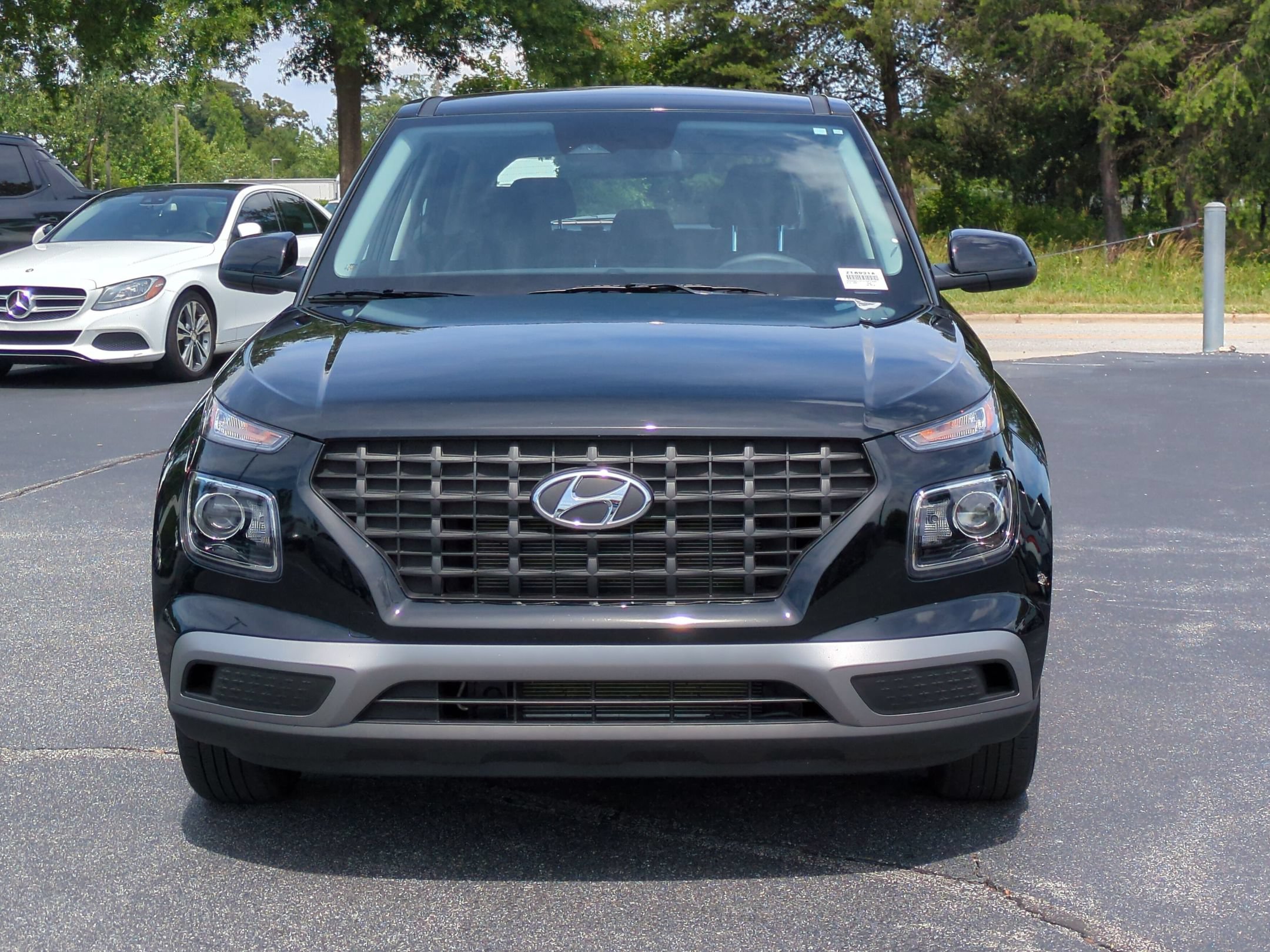 Used 2026 Hyundai Venue SE FWD image 3