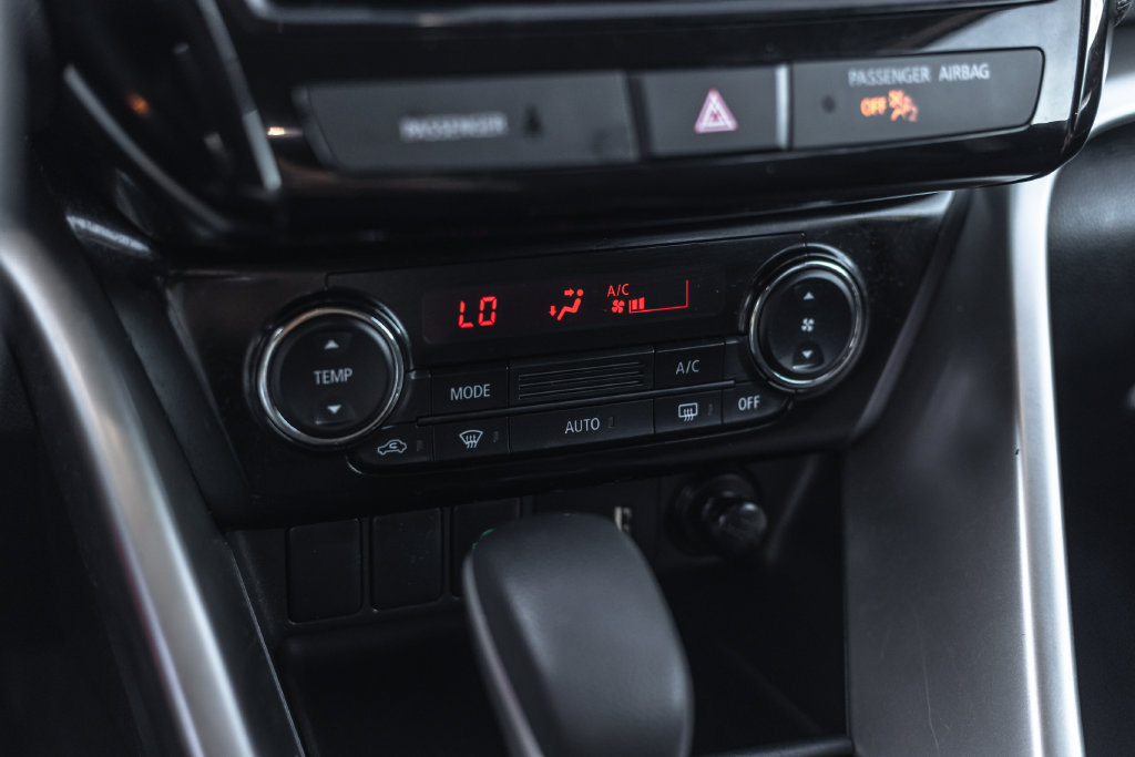 Used 2023 Mitsubishi Eclipse Cross LE AWD/4WD image 13