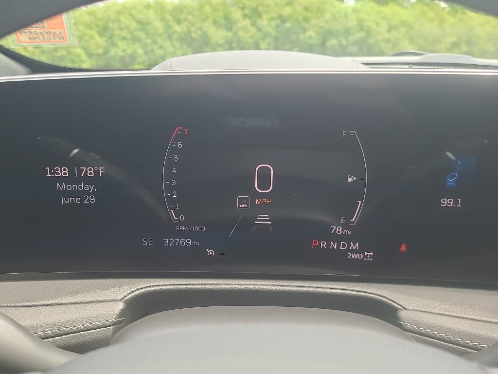 Used 2024 Cadillac XT4 Premium Luxury w/ Technology Package AWD/4WD image 32