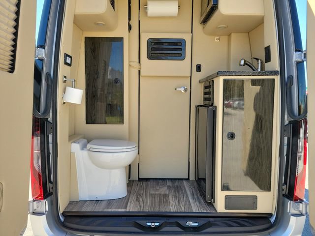 Used 2021 Mercedes-Benz Sprinter 144 Cargo image 11