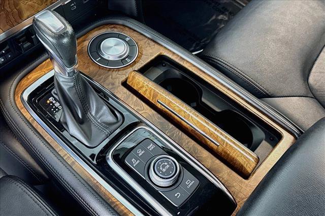 Used 2024 Nissan Armada SL w/ Captain's Chairs Package RWD image 16