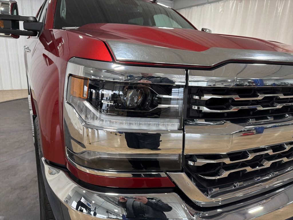 Used 2018 Chevrolet Silverado 1500 LTZ w/ LTZ Plus Package image 13