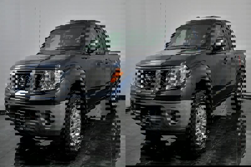 Used 2018 Nissan Frontier SV image 5