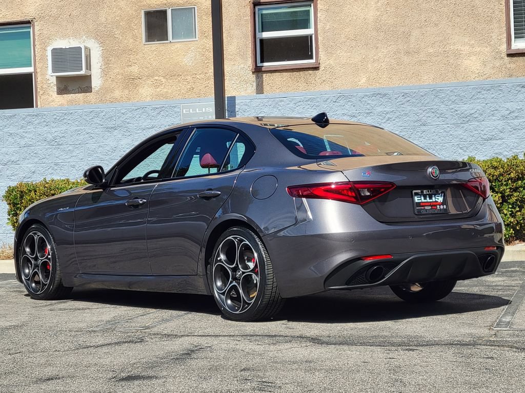 Used 2023 Alfa Romeo Giulia Veloce RWD image 2