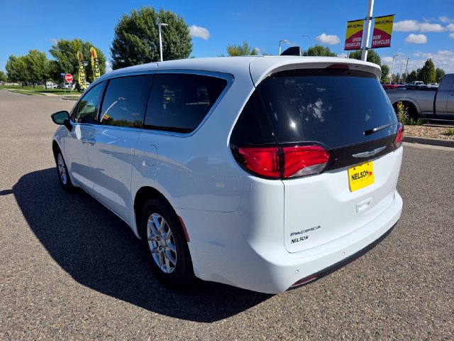 New 2027 Chrysler Pacifica LX FWD image 11