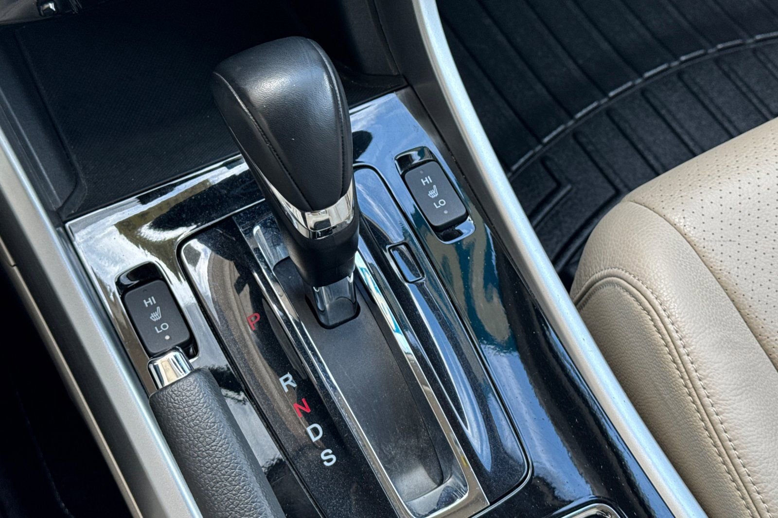 Used 2016 Honda Accord Touring image 24