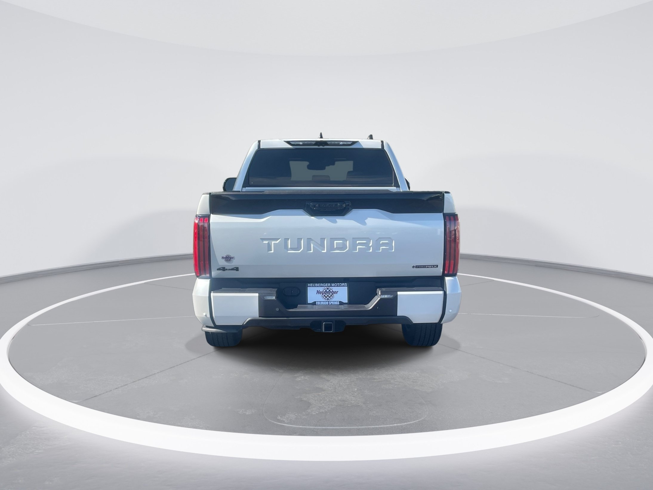 Used 2025 Toyota Tundra Platinum w/ Tow Tech Package AWD/4WD image 6