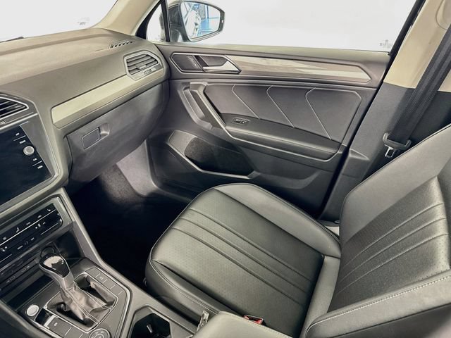 Used 2024 Volkswagen Tiguan SE AWD/4WD image 23