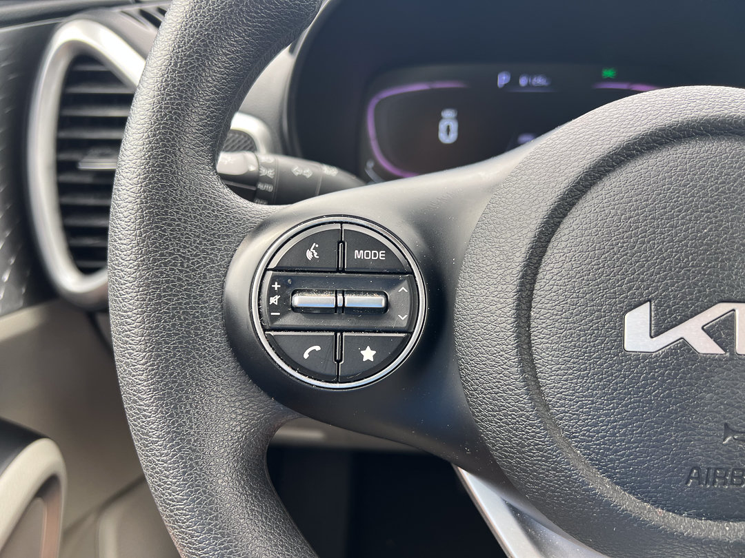 Used 2023 Kia Soul LX w/ LX Technology Package FWD image 17