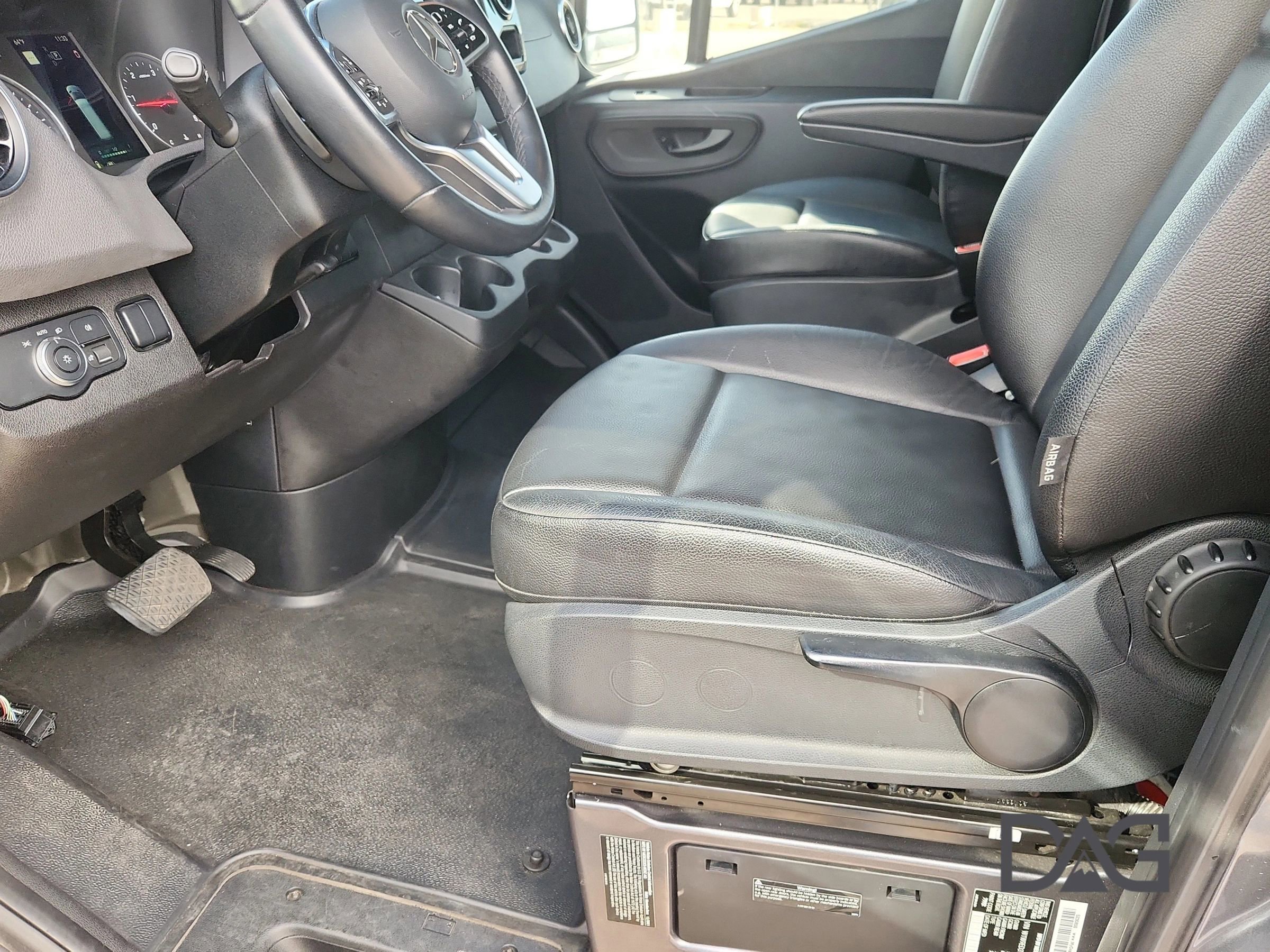 Used 2022 Mercedes-Benz Sprinter 4500 w/ Parking Package image 11