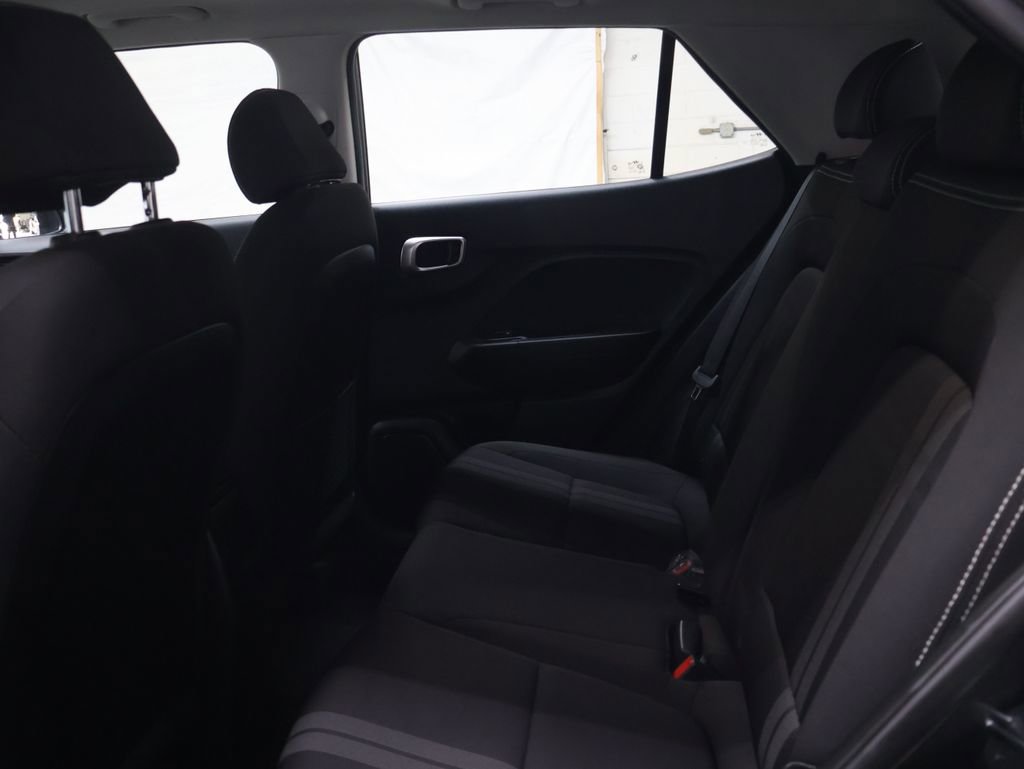 Used 2023 Hyundai Venue SEL image 15