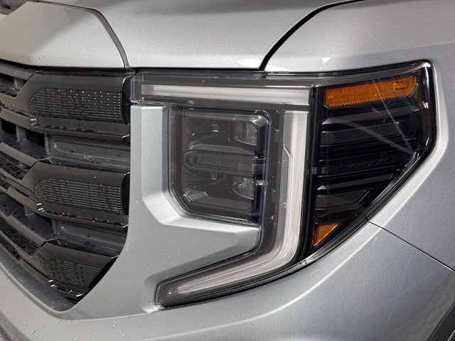 Used 2025 GMC Sierra 1500 Elevation w/ Elevation Premium Package AWD/4WD image 12
