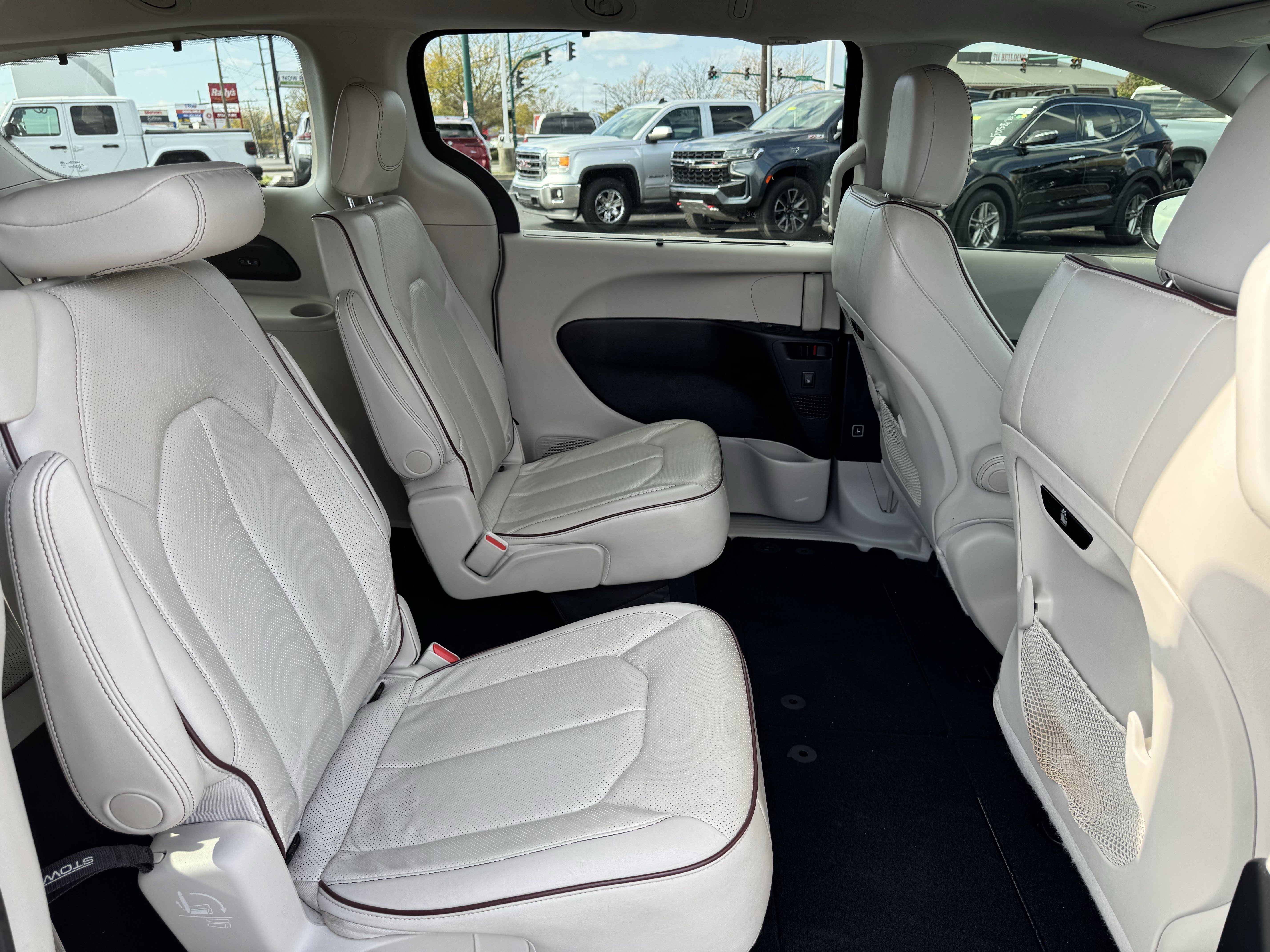 Used 2019 Chrysler Pacifica Limited image 11