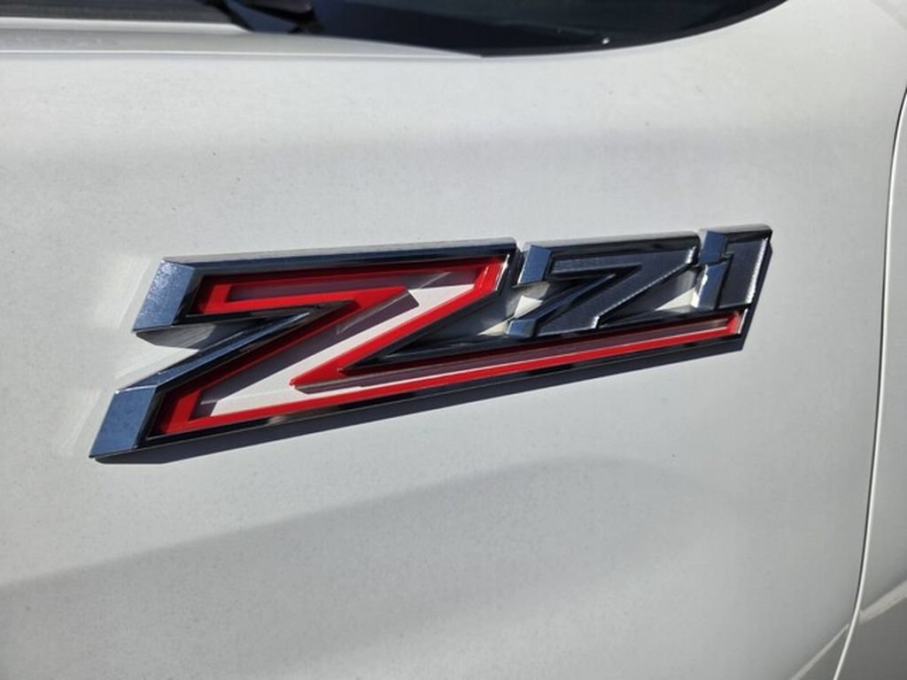 Used 2022 Chevrolet Silverado 2500 LT w/ Convenience Package AWD/4WD image 3