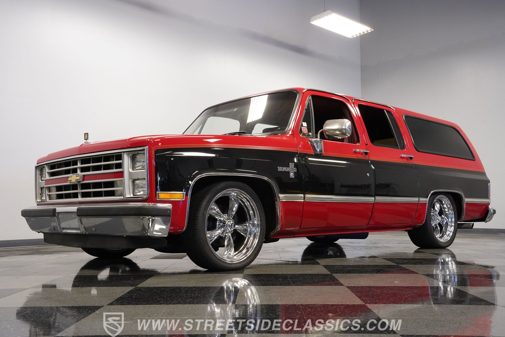 Used 1987 Chevrolet Suburban 2WD image 21