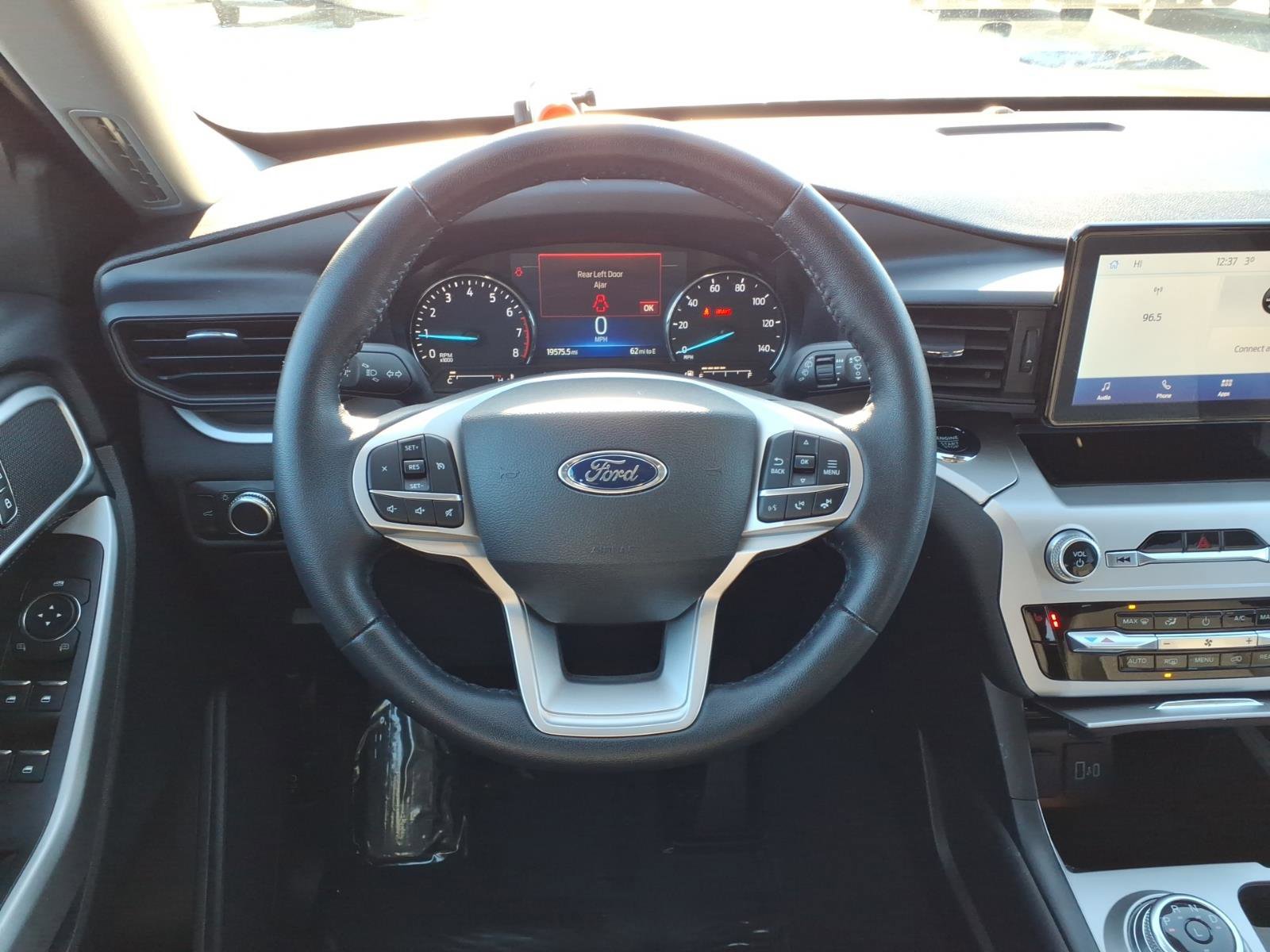 Used 2022 Ford Explorer XLT image 17