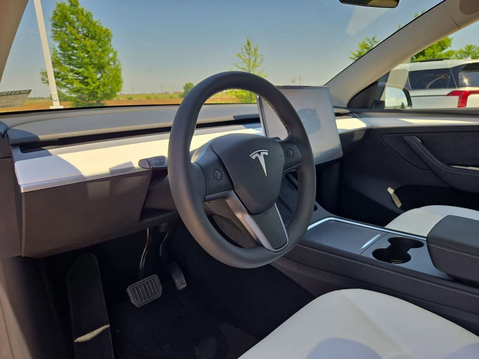 Used 2025 Tesla Model Y Long Range AWD/4WD video 2