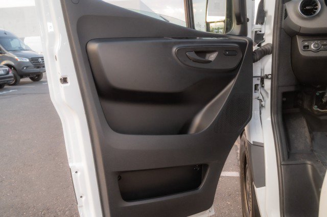 Used 2025 Mercedes-Benz Sprinter 2500 image 15