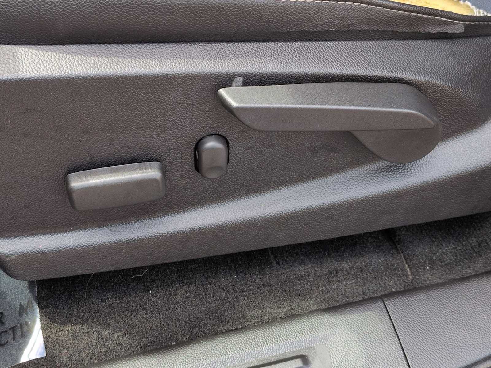Used 2018 Chevrolet Colorado Z71 AWD/4WD image 18