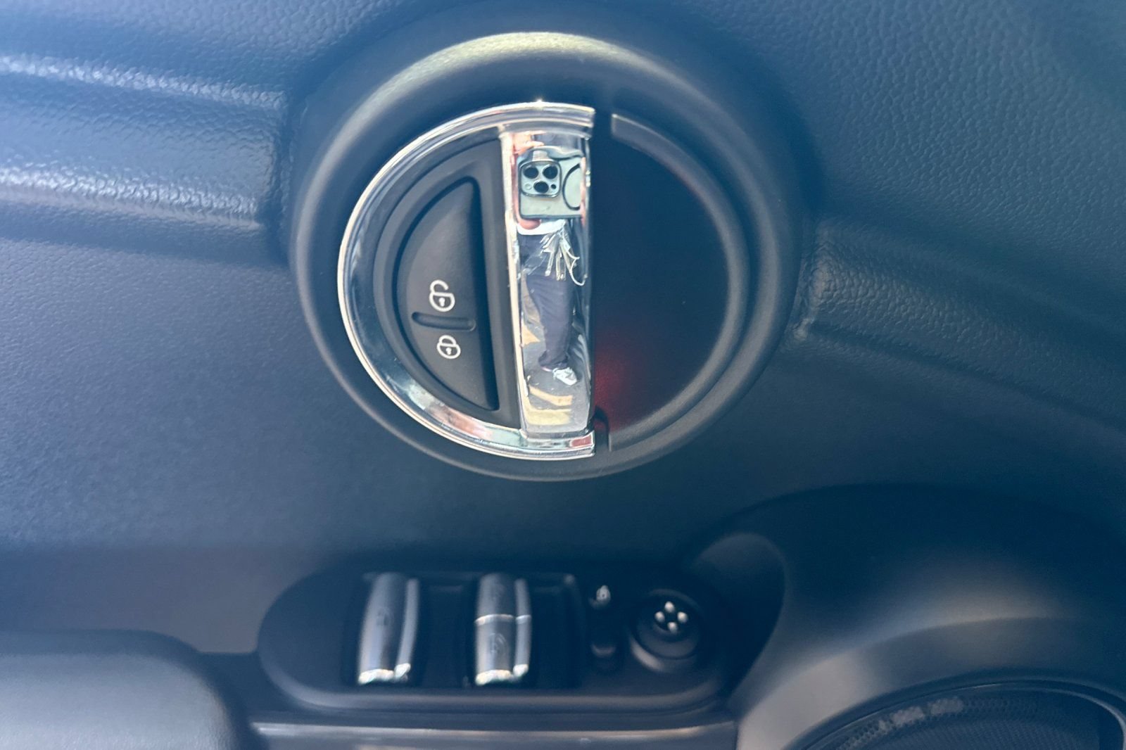 Used 2018 MINI Cooper Convertible FWD image 11
