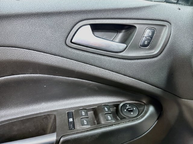 Used 2018 Ford Escape SE w/ SE Sync 3 Package FWD image 17