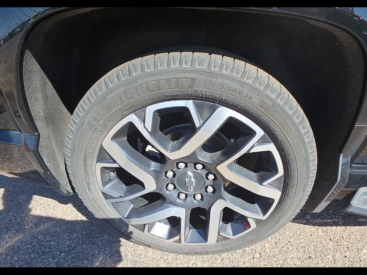 Used 2024 Chevrolet Silverado EV RST AWD/4WD image 24