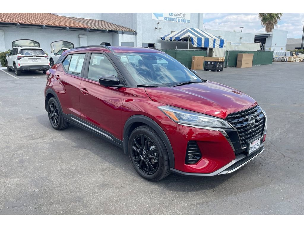 Used 2022 Nissan Kicks SR w/ Premium Package FWD image 8